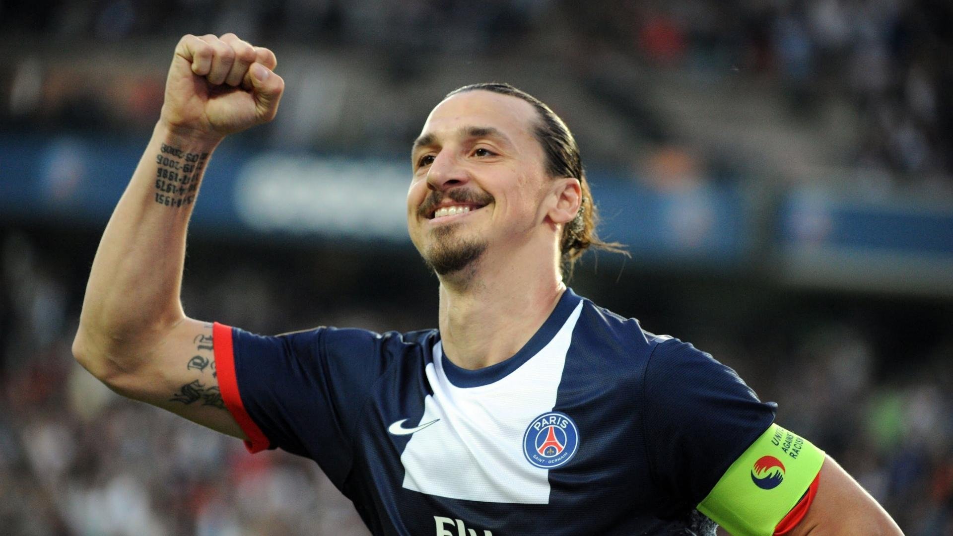 夜光瑜伽音乐会 同步变换灯光颜色营造氛围